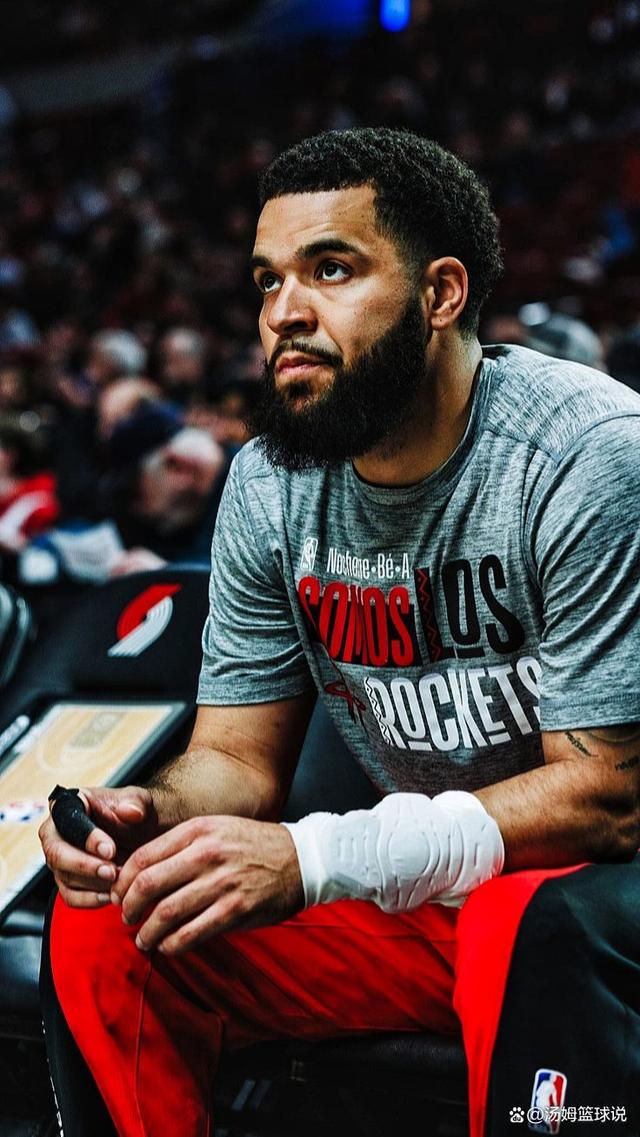 爱游戏-76人力克猛龙，范弗利特点燃赛场