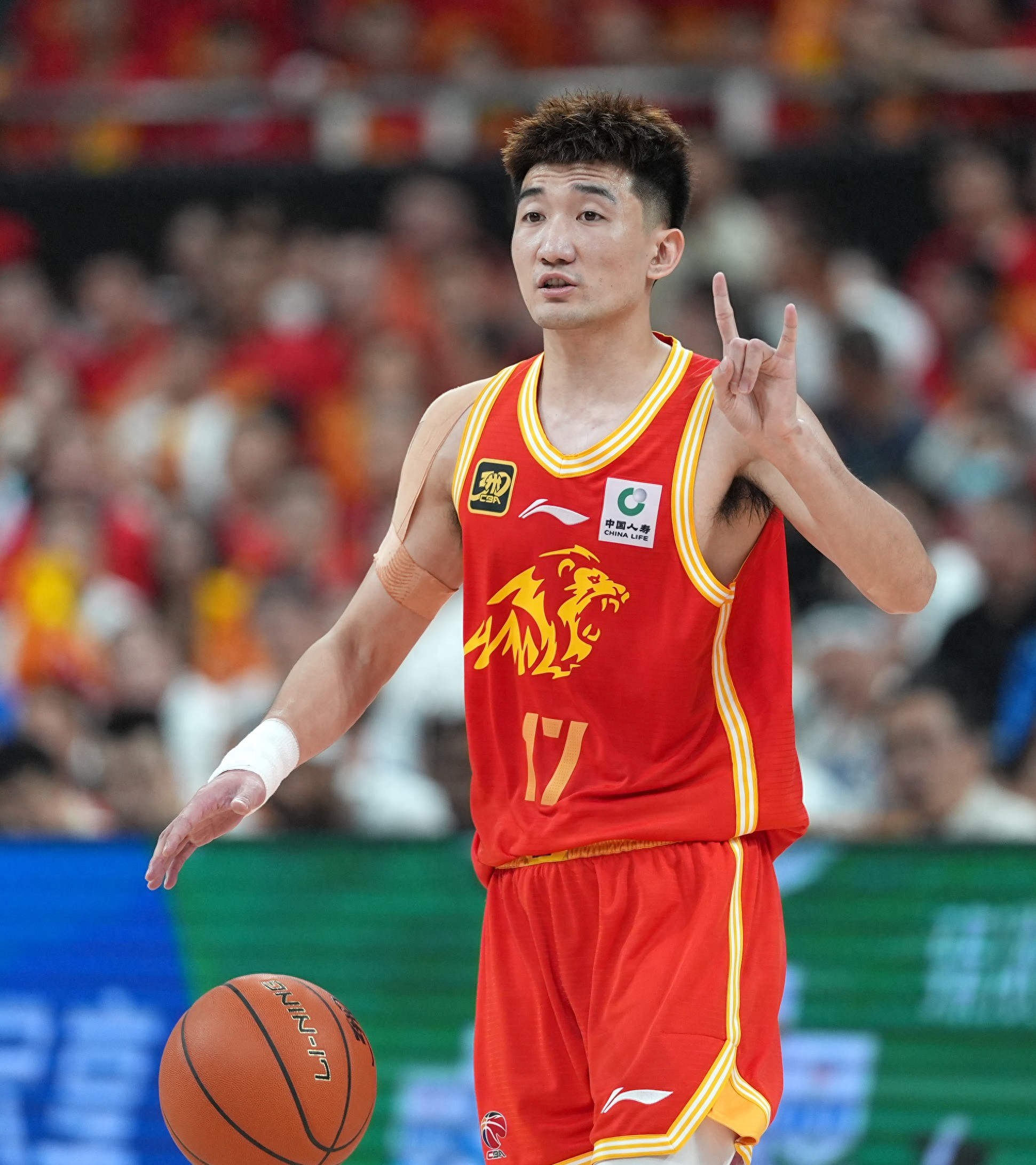 爱游戏入口-四川队轻取太阳，孙铭徽关键制胜