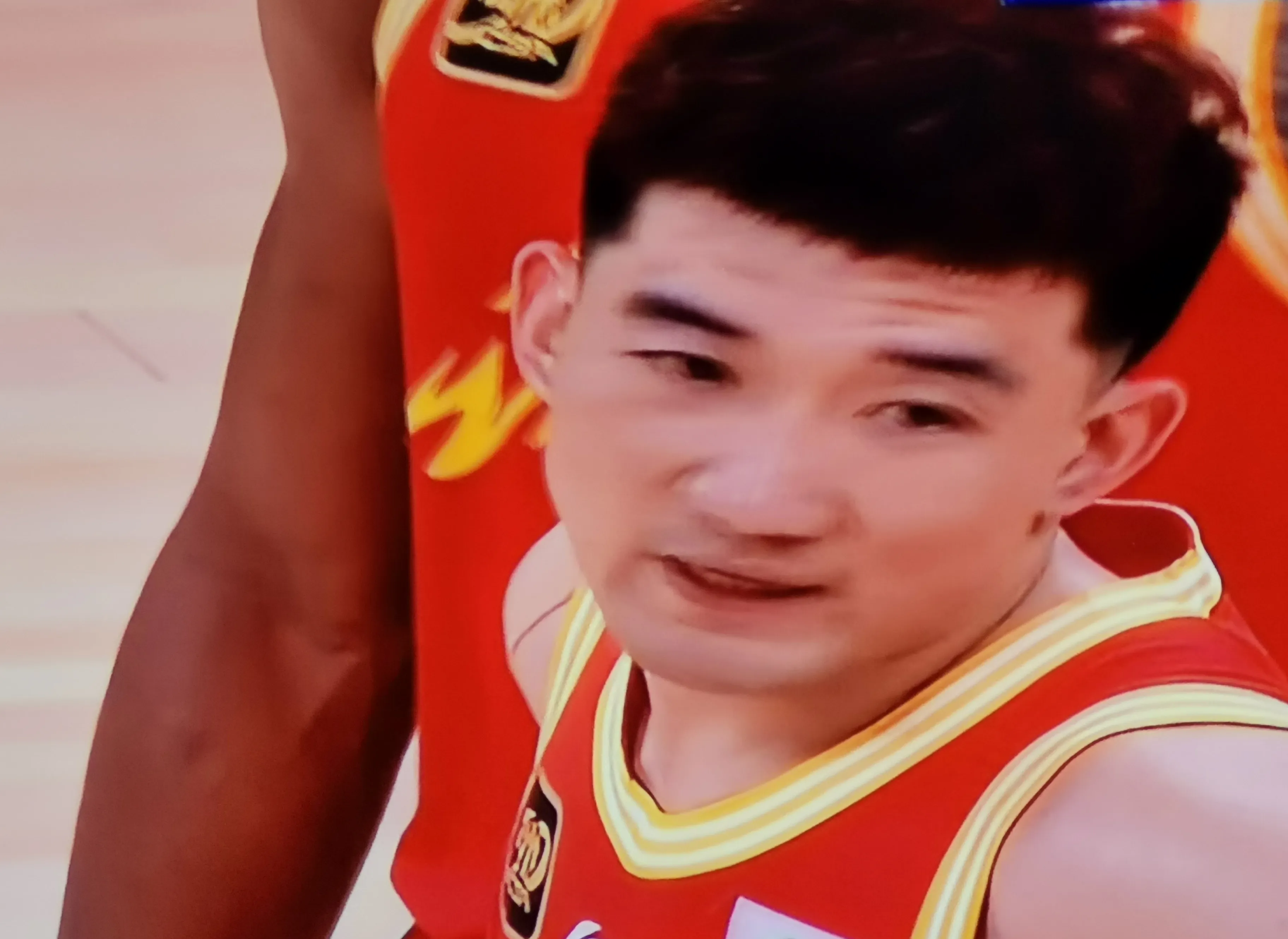 爱游戏入口-四川队轻取太阳,孙铭徽关键制胜