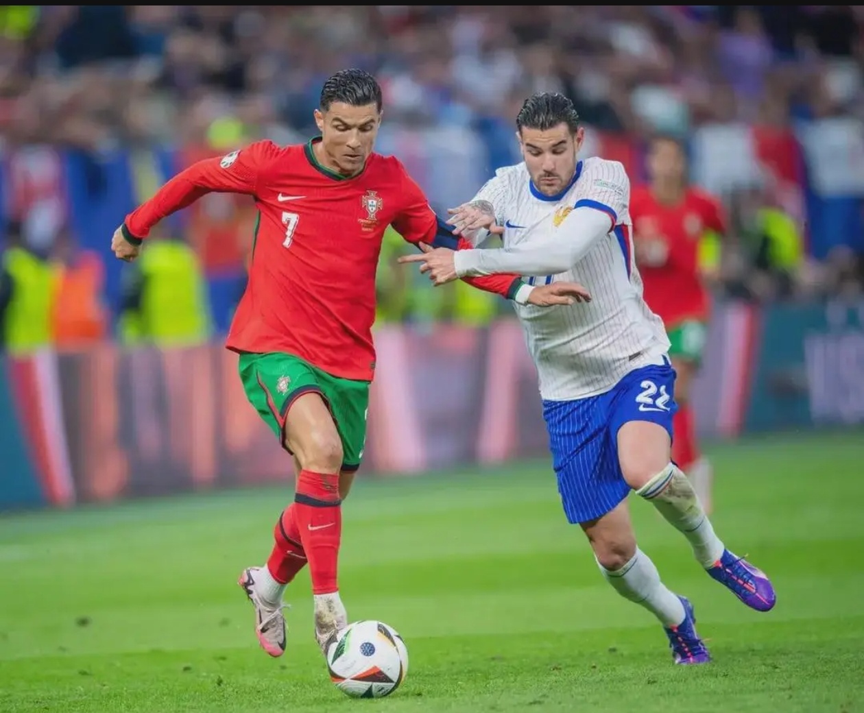 爱游戏大厅-法国鏖战葡萄牙，罗德里高光表现