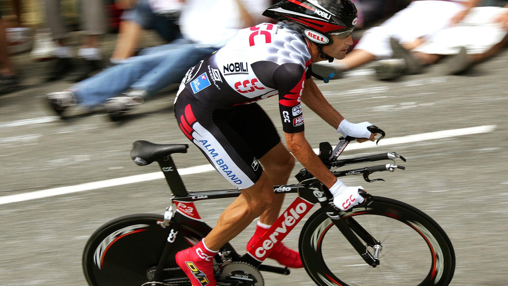 爱游戏tv-黄蜂淘汰赛过关快船，保罗关键节点连续得分，诠释何为控卫之神