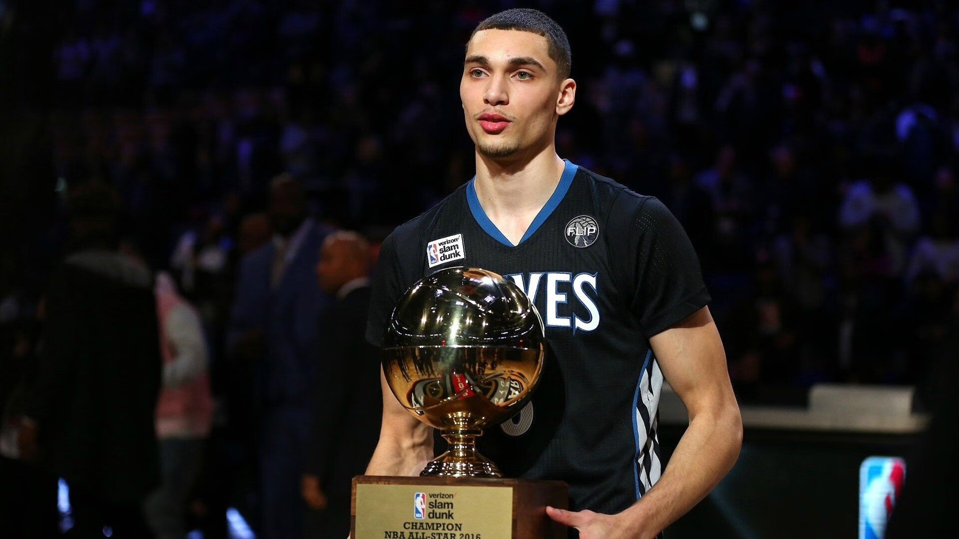 爱游戏娱乐-哈登末节风暴撕裂湖人防线，灰熊窒息防守终结系列赛悬念